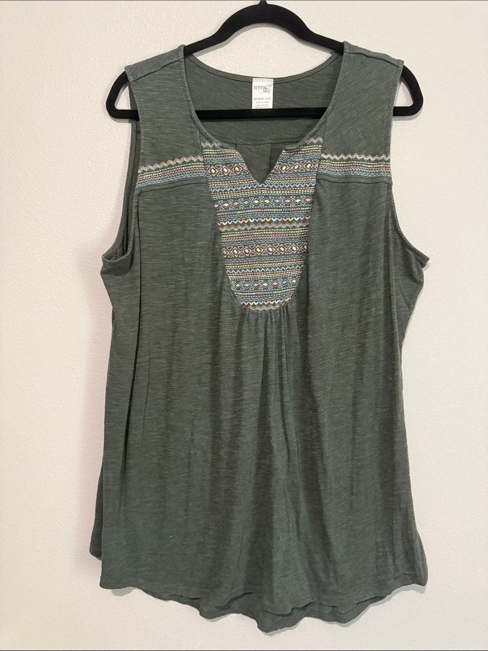 Terra & Sky Olive Green Sleeveless Embroidered V-Neck Tank - Picture 4 of 6